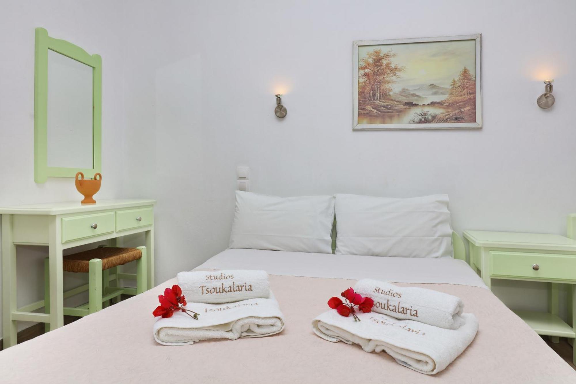 Tsoukalaria Studios Скопелос Екстериор снимка